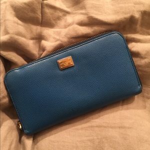 Auth DOLCE & GABBANA Blue zip around wallet